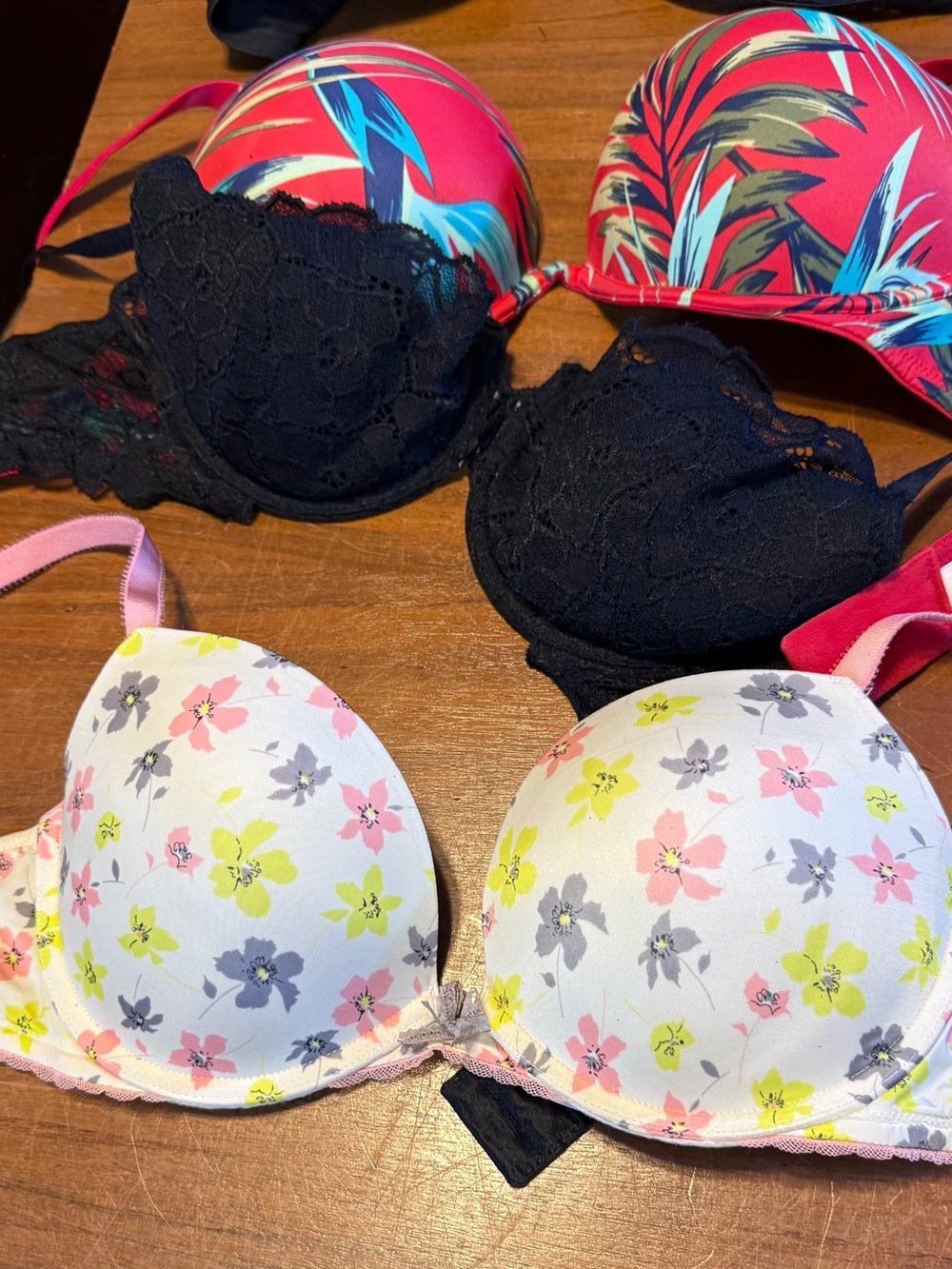 Victoria's Secret Floral & Lace Bra Set - tropical red, black lace, floral 36C